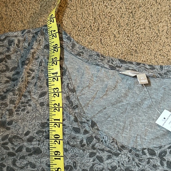Banana Republic Woman’s Gray Shirt NWT XL - Picture 3 of 5